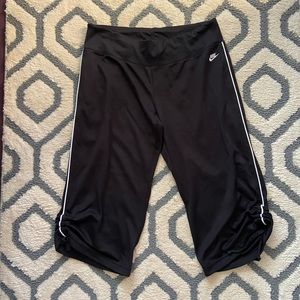Nike Womens athletic capri size L